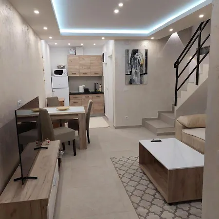 Lux Jelena Surcin