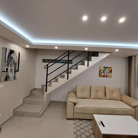 Lux Jelena Surcin