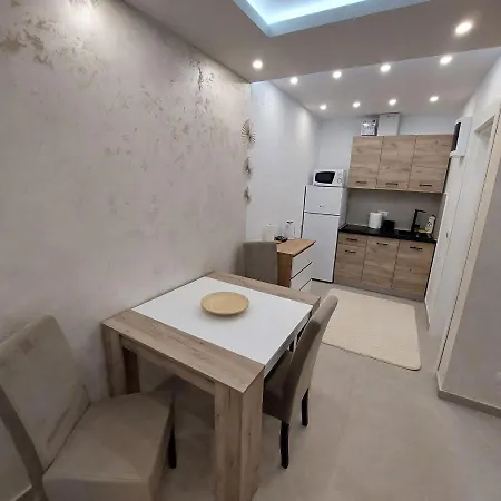 Lux Jelena * Surčin